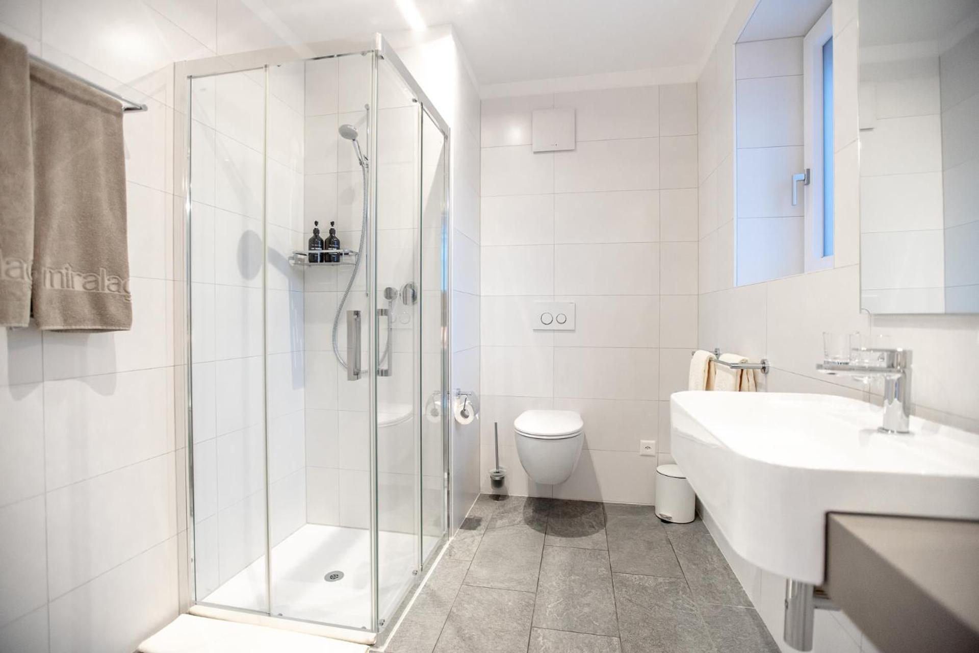 Miralago Locarno Easy Rooms Muralto Exterior foto